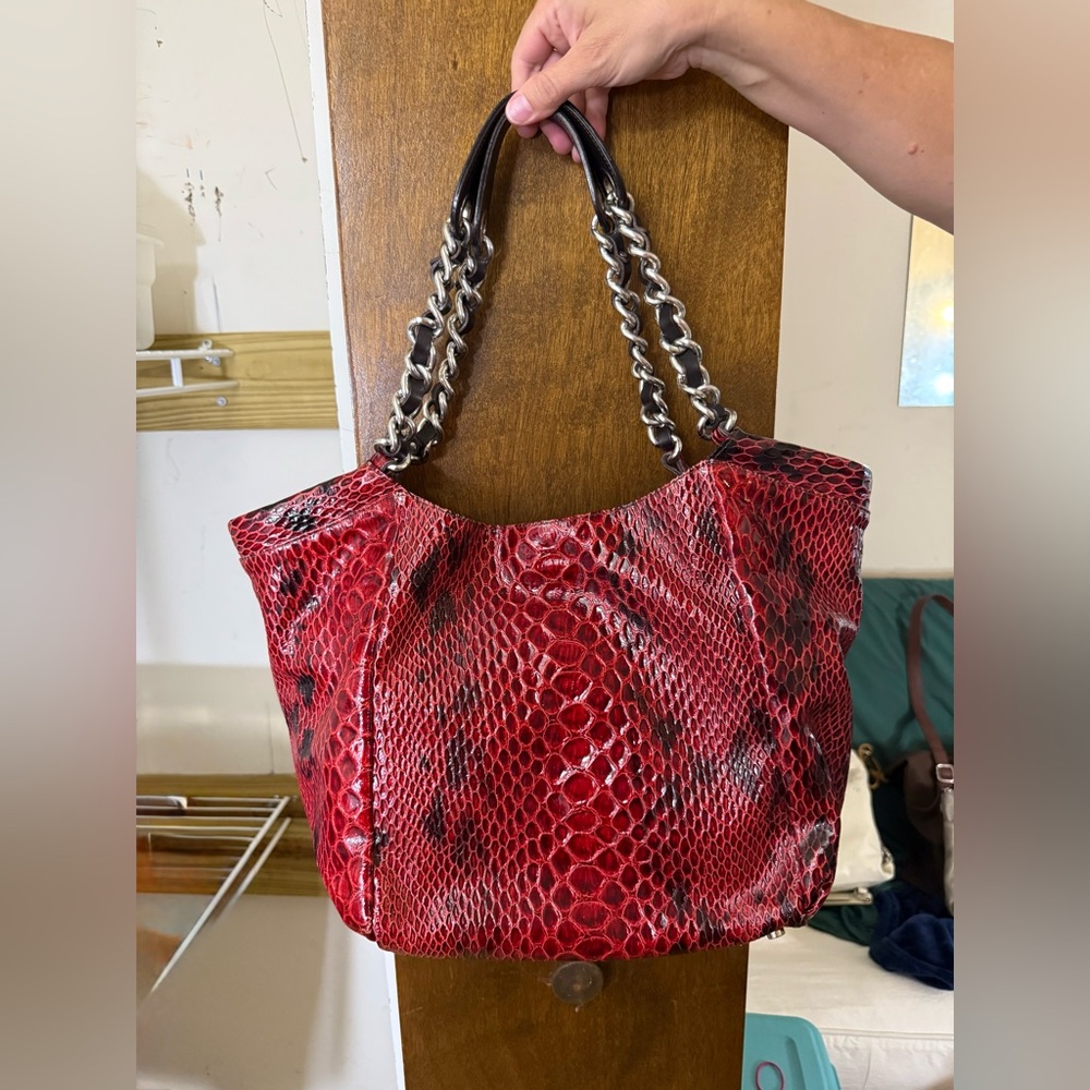Cavalcanti Shoulder Bag with Chain Strap and Snakeskin Texture